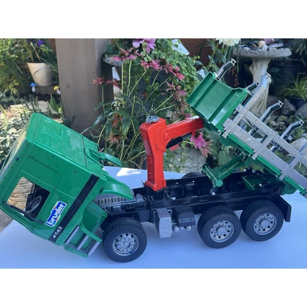 vintage 2001 Bruder Mercedes-Benz Actros Timber/Logging Truck (Model 4143